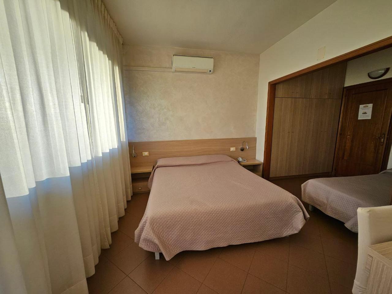 Albergo Nyers Perugia Exterior photo