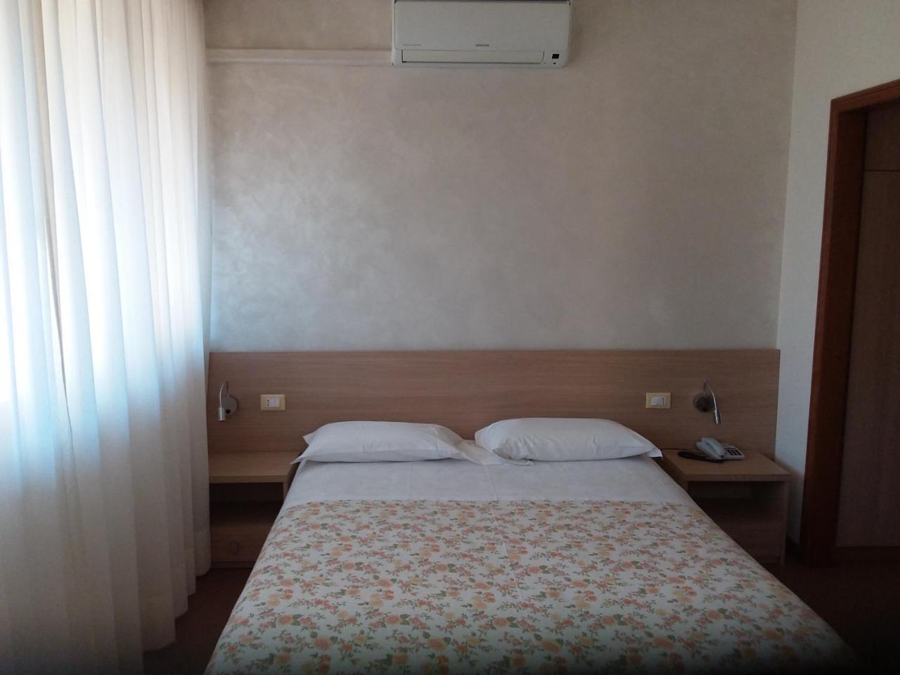Albergo Nyers Perugia Exterior photo